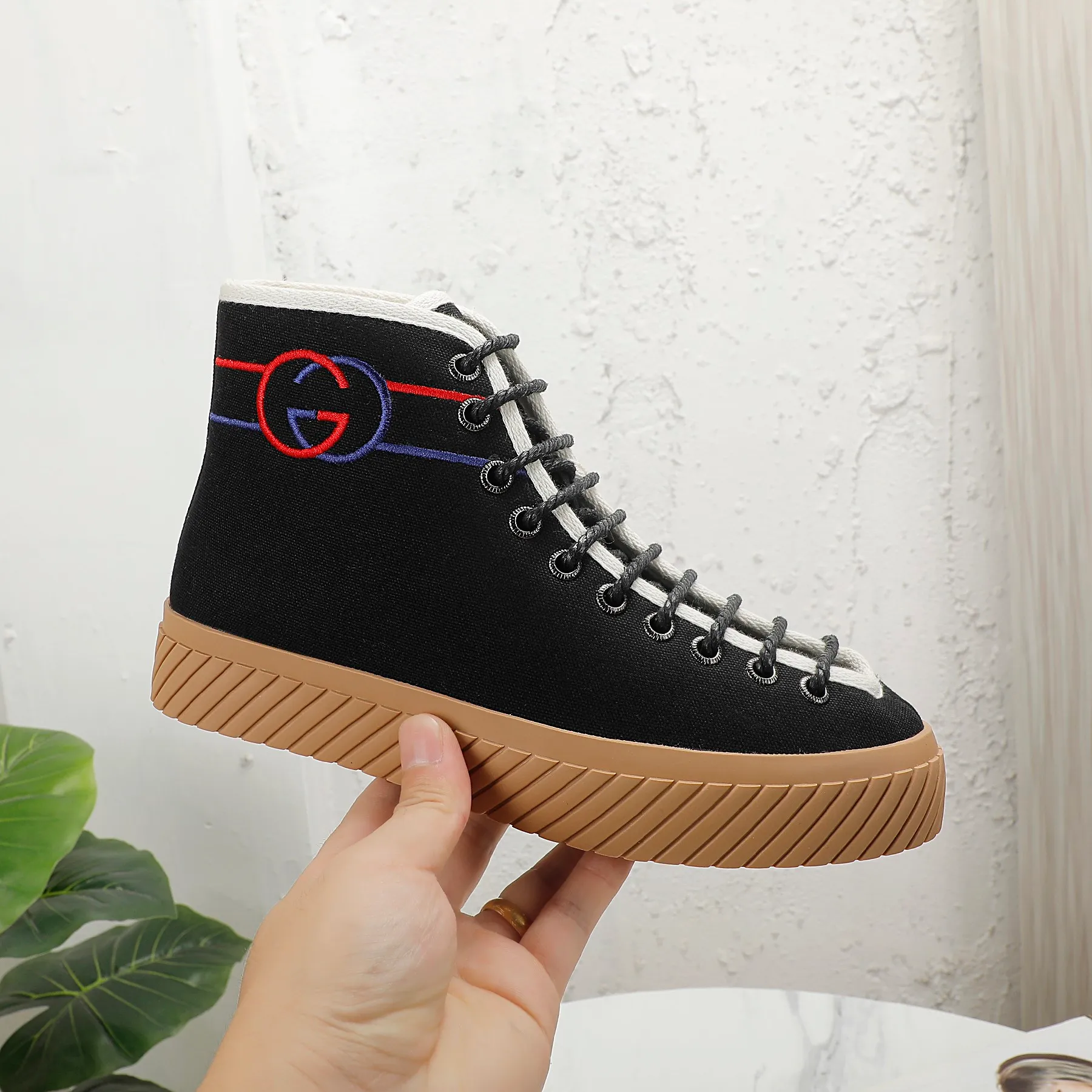Men 👟👟Ex-factory price 440👟👟 +10 GUCCI, couple style, other colors also available, you can also place an order with pictures